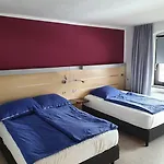 Stettiner Hof Konukevi 3*